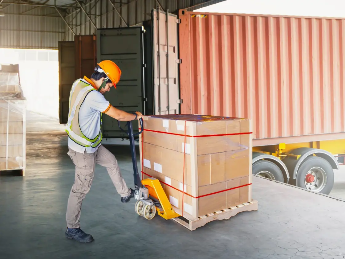 3PL freight management system showing LTL freight management, carrier selection, and real-time shipment tracking